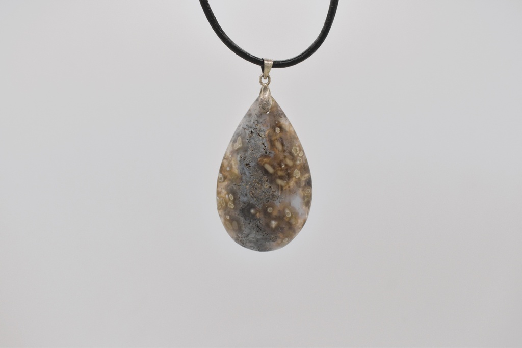 Collier en Agate Fleur bleu en Forme de Goutte avec Cordon en Cuir de 60 cm