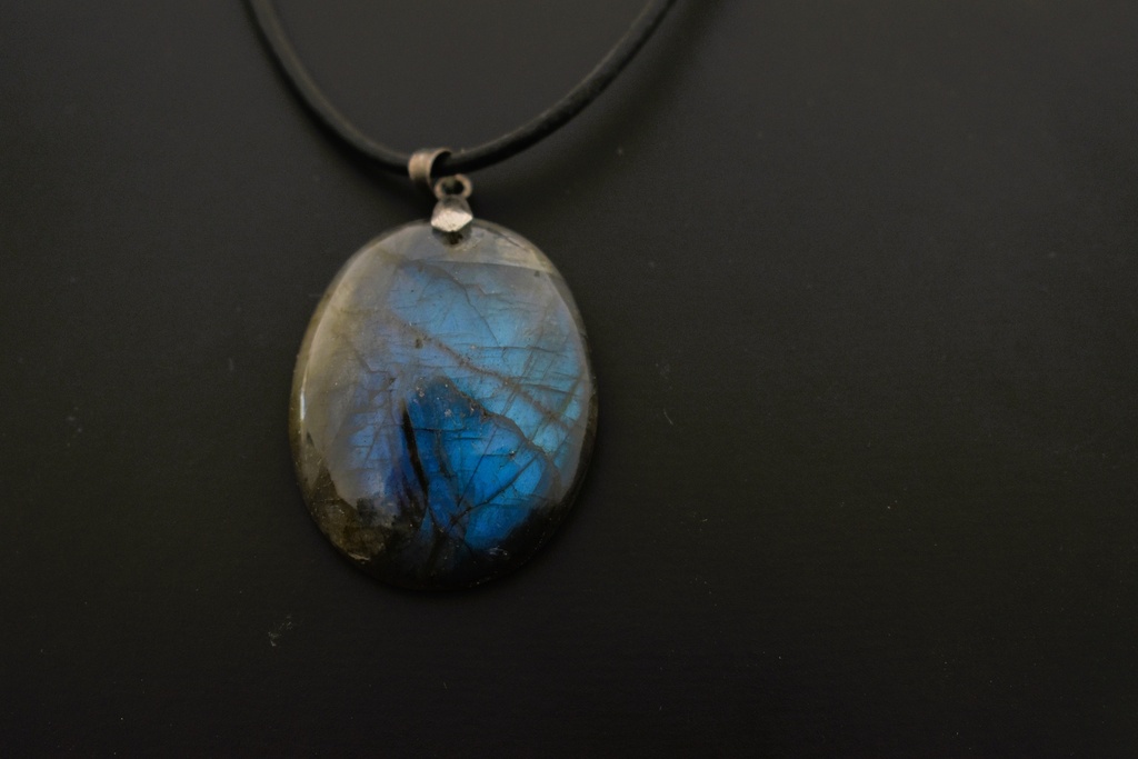 Collier en Labradorite ovale